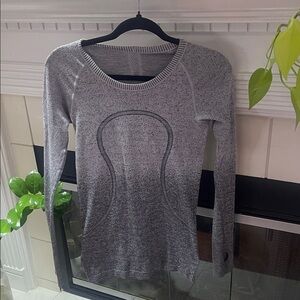 lululemon athletica Gray Long Sleeve Top